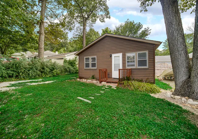 3rd image of 4117 Wildwood Rd, Valparaiso, IN 46383 | MLS# 842888