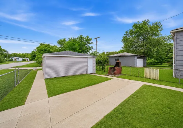 5th image of 2401 Buchanan St, Gary, IN 46407 | MLS# 842977