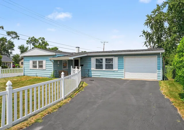 Photo 2 of Single family home for sale at 501 Belden Dr, Dyer, IN 46311 | MLS# 842890 | Listing updated on 2026-08-07