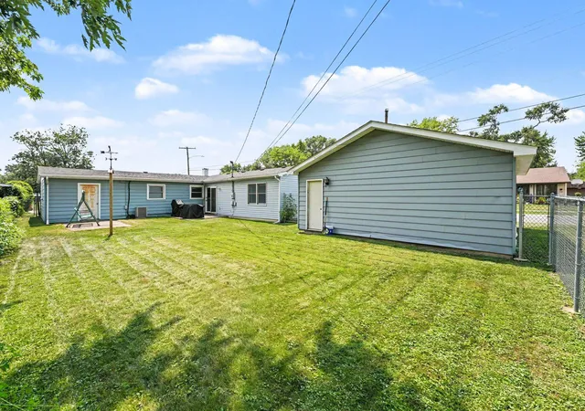 Photo 3 of Single family home for sale at 501 Belden Dr, Dyer, IN 46311 | MLS# 842890 | Listing updated on 2026-08-07