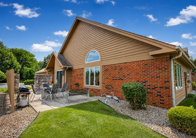 3rd image of 949 Cornwallis Ln, Munster, IN 46321 | MLS# 842944