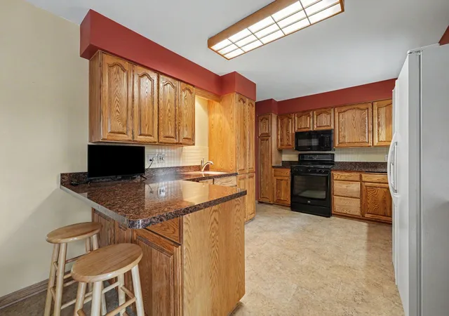 Photo 4 of Single family home for sale at 9425 Larch Dr, Munster, IN 46321 | MLS# 842851 | Listing updated on 2026-09-25