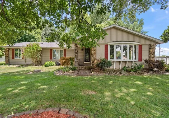 1st image of 5008 E Shady Point Dr, Monticello, IN 47960 | MLS# 842836