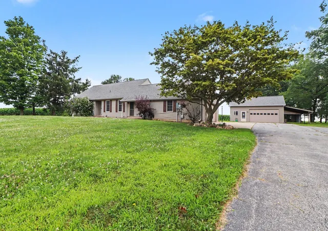 3rd image of 11 Sager Rd, Valparaiso, IN 46383 | MLS# 843004