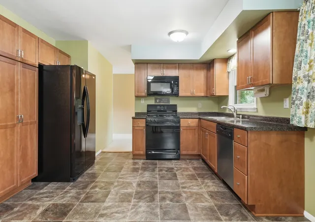 3rd image of 7605 W 86Th Ave, Crown Point, IN 46307 | MLS# 842875