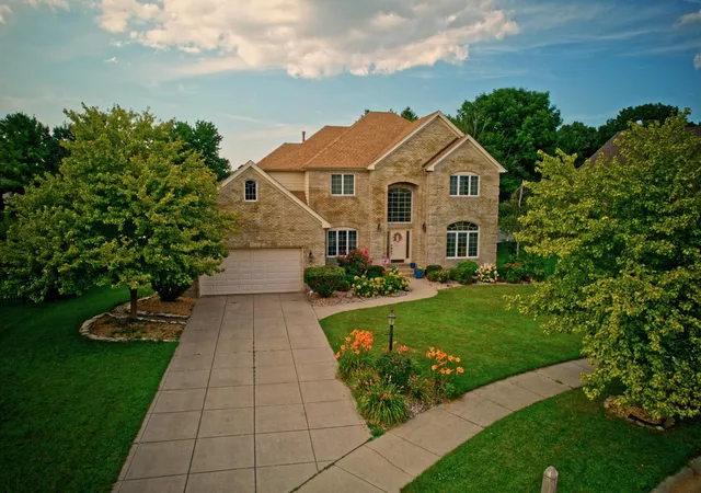 1st image of 1931 Cherrywood Ct, Munster, IN 46321 | MLS# 842870