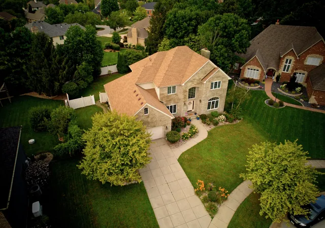 2nd image of 1931 Cherrywood Ct, Munster, IN 46321 | MLS# 842870