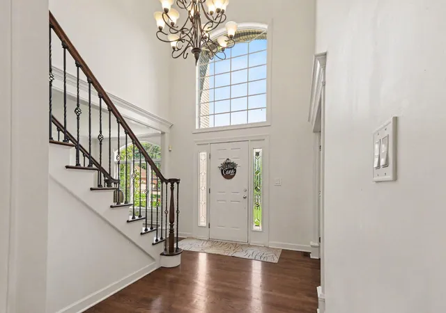 4th image of 1931 Cherrywood Ct, Munster, IN 46321 | MLS# 842870