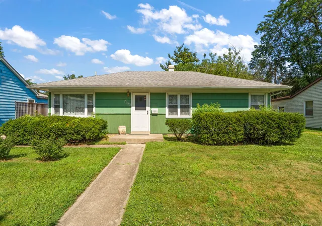 1st image of 7985 White Oak Ln, Hammond, IN 46324 | MLS# 842883