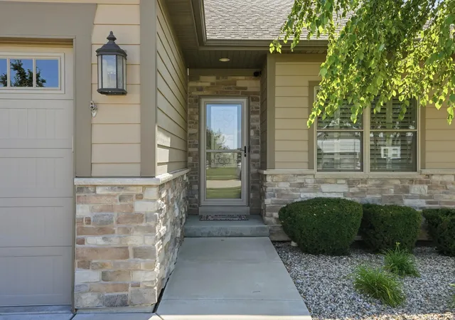 Photo 3 of Townhouse for sale at 10791 Scarlett Oak Dr, St. John, IN 46373 | MLS# 842917 | Listing updated on 2026-09-01