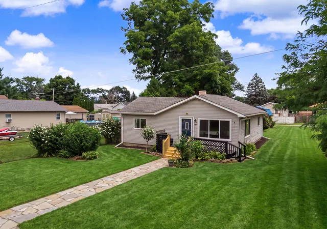 3rd image of 921 Fleming St, Hobart, IN 46342 | MLS# 842918