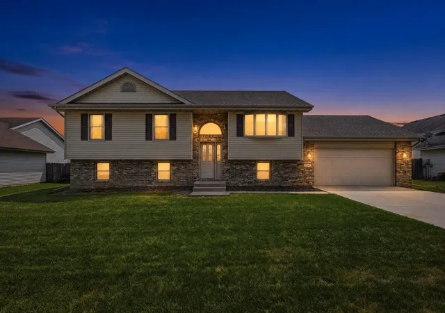 1st image of 17541 Susan Ln, Lowell, IN 46356 | MLS# 842910
