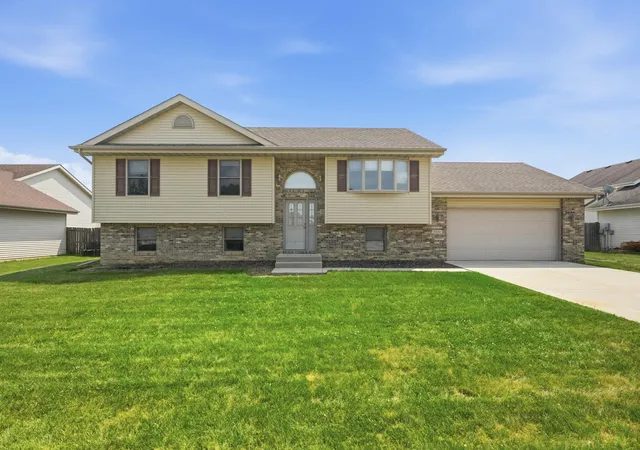 2nd image of 17541 Susan Ln, Lowell, IN 46356 | MLS# 842910