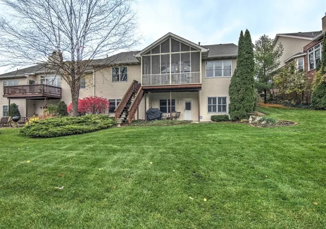 2nd image of 942 Ryan Ct, Crown Point, IN 46307 | MLS# 842946
