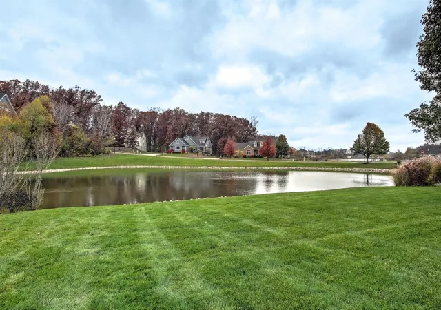 3rd image of 942 Ryan Ct, Crown Point, IN 46307 | MLS# 842946