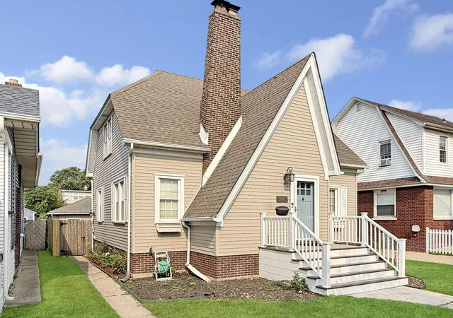 Photo 3 of Single family home for sale at 1342 Lake Ave, Whiting, IN 46394 | MLS# 844199 | Listing updated on 2026-09-05