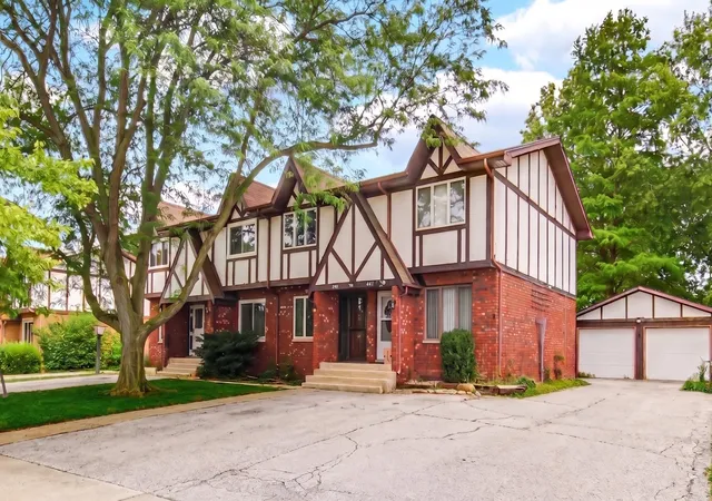 Photo 1 of Sale Pending at 805 Wellington Dr, Dyer, IN 46311 | MLS# 843108 | Listing updated on 2026-08-02