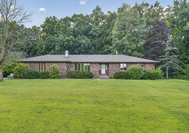 3rd image of 200 N 560 W, Valparaiso, IN 46385 | MLS# 843395