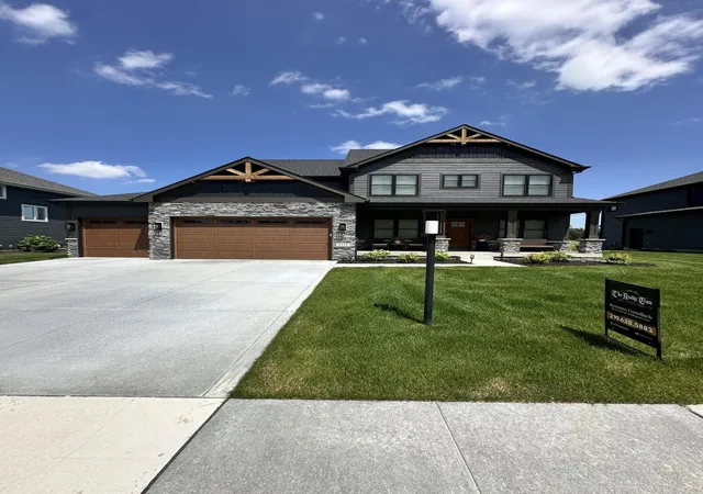 Photo 1 of Single family home for sale at 9551 Fescue Dr, Saint John, IN 46373 | MLS# 842949 | Listing updated on 2026-09-16