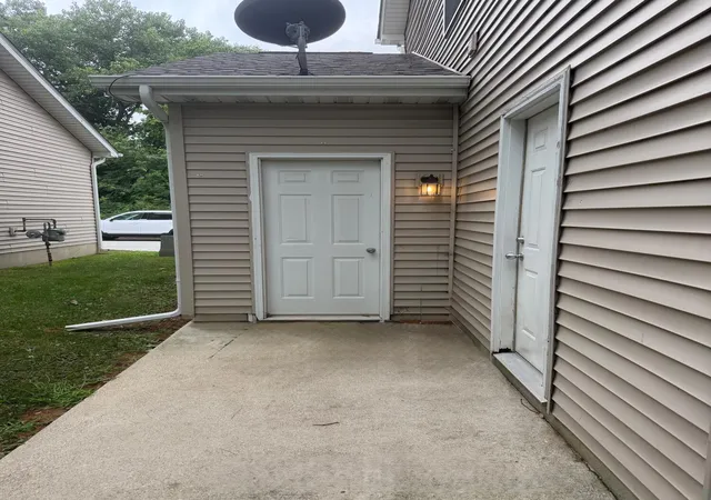 2nd image of 1217 Baron Ct, Valparaiso, IN 46383 | MLS# 843141
