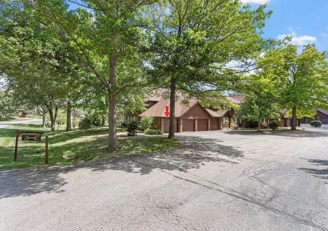 28th image of 2511 E Lakeshore Dr #A1, Crown Point, IN 46307 | MLS# 843161