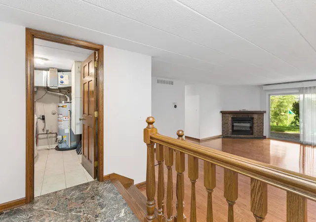 4th image of 2511 E Lakeshore Dr #A1, Crown Point, IN 46307 | MLS# 843161