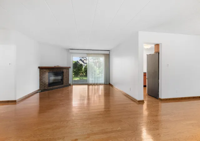 5th image of 2511 E Lakeshore Dr #A1, Crown Point, IN 46307 | MLS# 843161