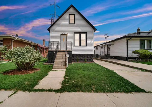 2nd image of 4231 Torrence Ave, Hammond, IN 46327 | MLS# 843086