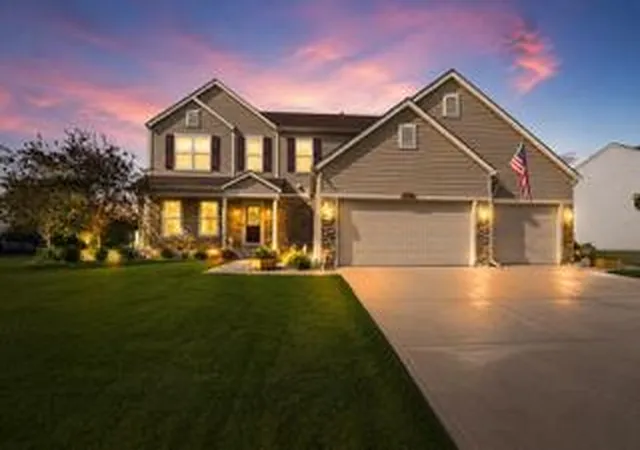 Photo 2 of Single family home for sale at 13921 Blf View Rd, Dyer, IN 46311 | MLS# 842957 | Listing updated on 2026-09-30