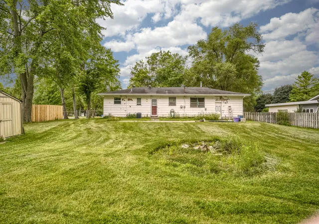 2nd image of 425 E Hilltop Ct, Lowell, IN 46356 | MLS# 842984
