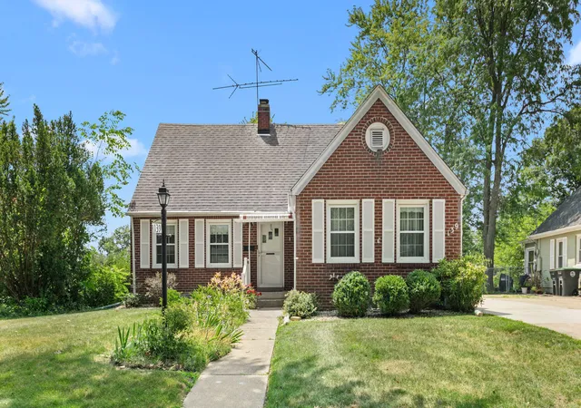 1st image of 139 Beverly Blvd, Hobart, IN 46342 | MLS# 843066