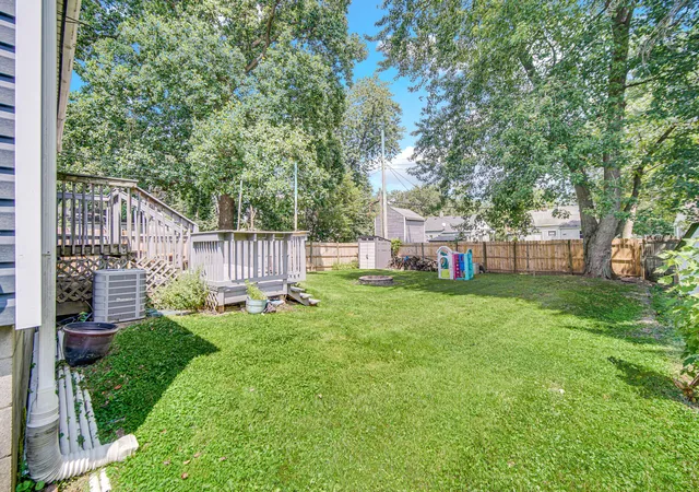 2nd image of 1106 Beulah Vista Blvd, Valparaiso, IN 46383 | MLS# 843006