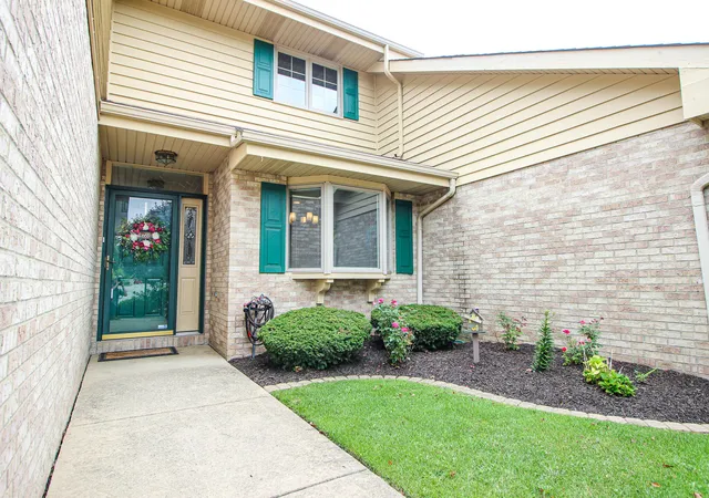 3rd image of 504 Pinehurst Ln, Schererville, IN 46375 | MLS# 843026
