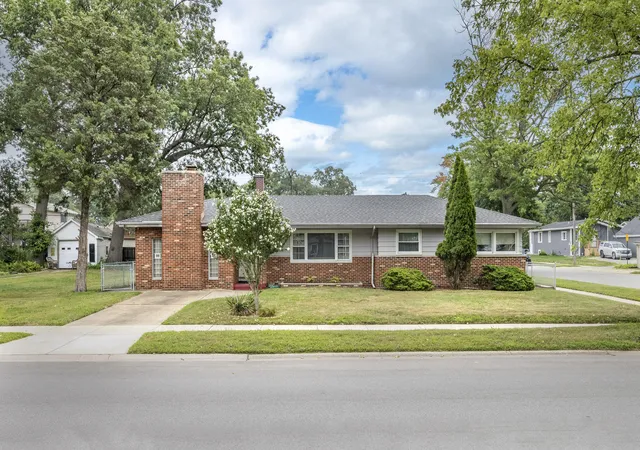 1st image of 203 N Wiggs St, Griffith, IN 46319 | MLS# 843051