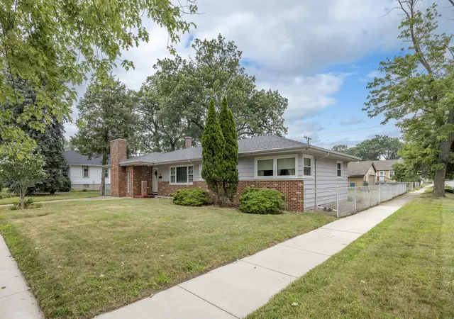 2nd image of 203 N Wiggs St, Griffith, IN 46319 | MLS# 843051