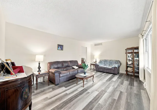 3rd image of 203 N Wiggs St, Griffith, IN 46319 | MLS# 843051
