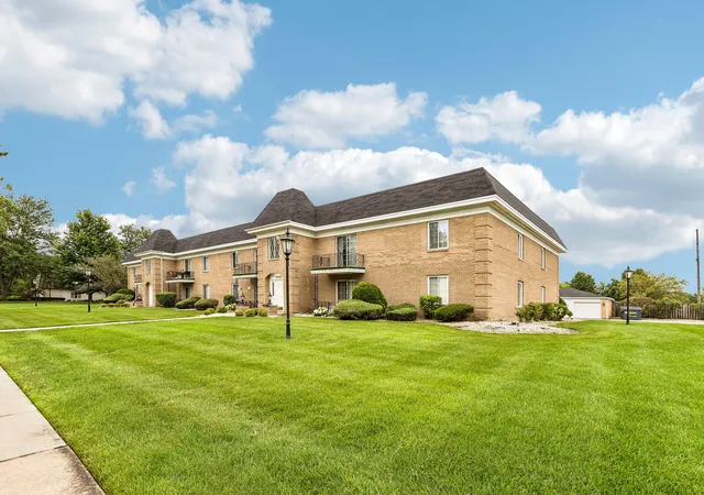 2nd image of 1238 Camellia Dr #10, Munster, IN 46321 | MLS# 843081
