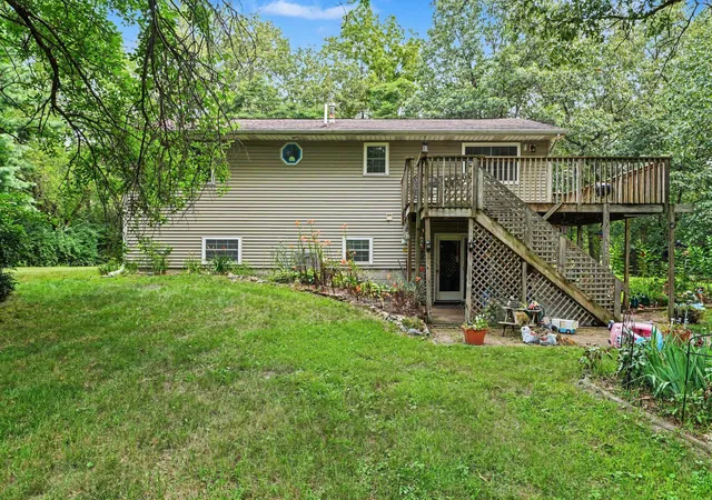 Photo 4 of Single family home for sale at 445 E 1100 North, Wheatfield, IN 46392 | MLS# 843014 | Listing updated on 2026-09-03