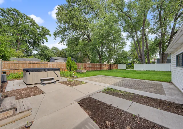 image of 217 E Joliet St, Schererville, IN 46375 | MLS# 843049