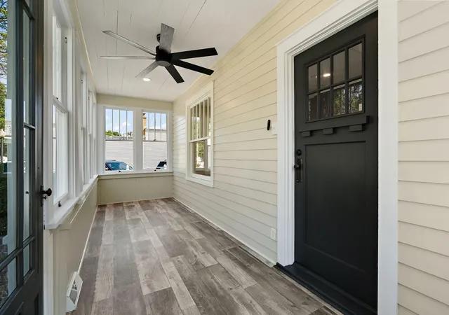 Photo 3 of Single family home for sale at 723 Lincoln St, Hobart, IN 46342 | MLS# 843191 | Listing updated on 2026-10-07