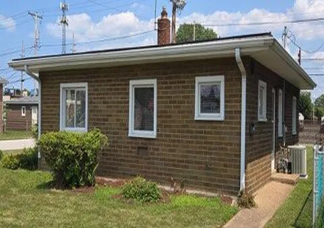 4th image of 7203 Marshall Ave, Hammond, IN 46323 | MLS# 843022