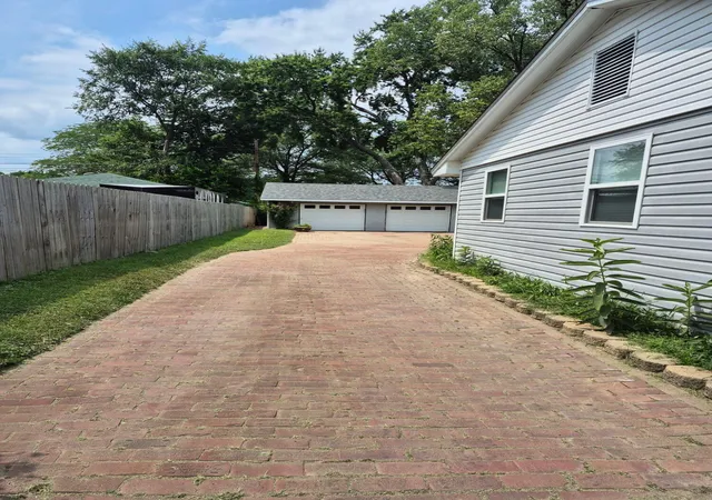 4th image of 70 N Hillcrest Ave, Hobart, IN 46342 | MLS# 843171