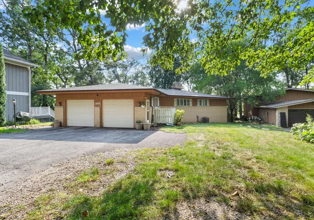 Photo 1 of Single family home for sale at 2075 Hidden Valley Dr, Crown Point, IN 46307 | MLS# 844802 | Listing updated on 2026-09-21