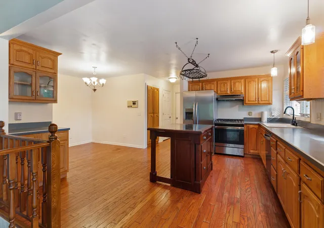 Photo 3 of Single family home for sale at 2075 Hidden Valley Dr, Crown Point, IN 46307 | MLS# 844802 | Listing updated on 2026-09-21