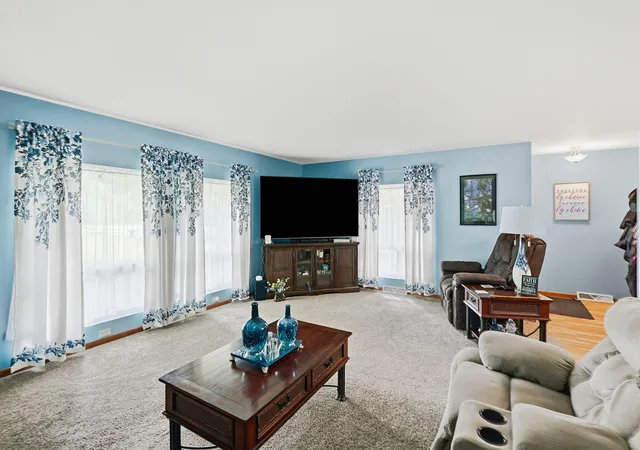 Photo 3 of Single family home for sale at 484 E Robbins St, Wheatfield, IN 46392 | MLS# 843073 | Listing updated on 2026-08-06