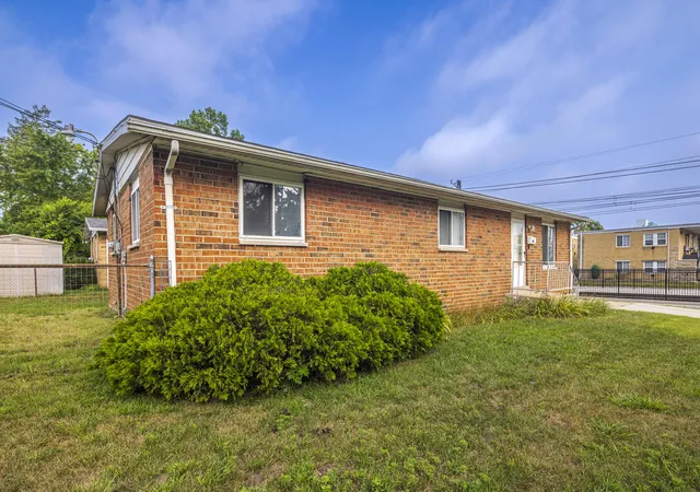 1st image of 401 Oak St, Michigan City, IN 46360 | MLS# 843031