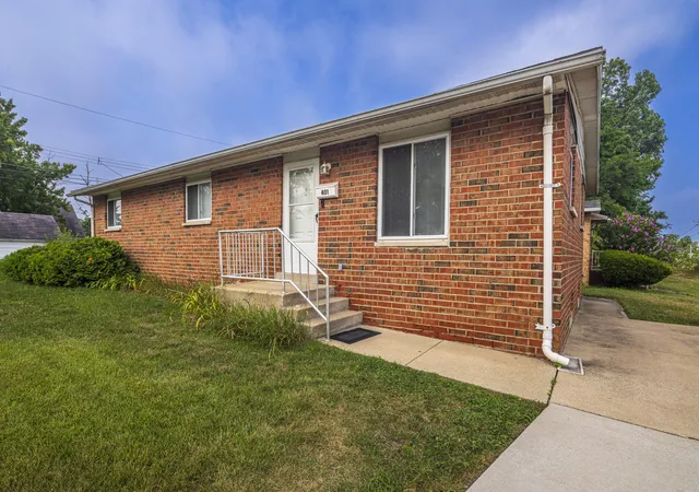 2nd image of 401 Oak St, Michigan City, IN 46360 | MLS# 843031