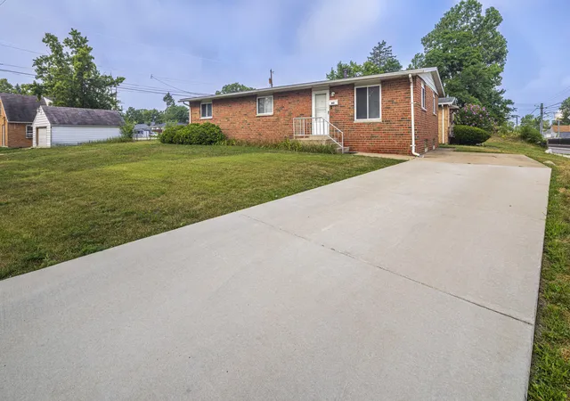 3rd image of 401 Oak St, Michigan City, IN 46360 | MLS# 843031