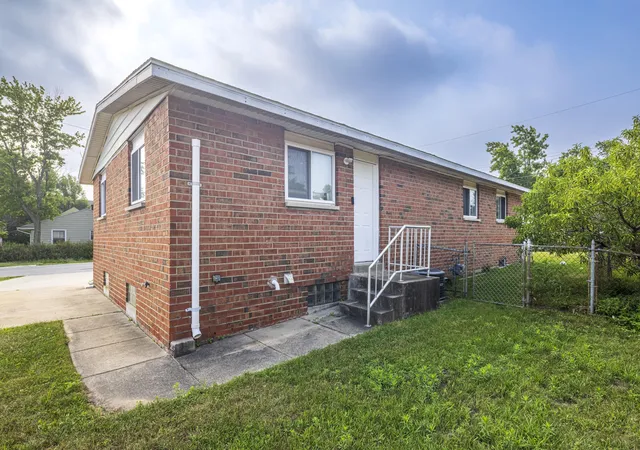 4th image of 401 Oak St, Michigan City, IN 46360 | MLS# 843031