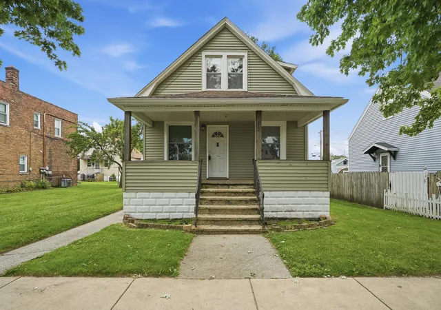 2nd image of 237 E 142nd St, Hammond, IN 46327 | MLS# 843083